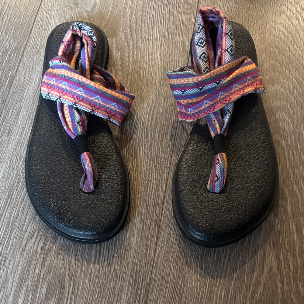 Colorful Strappy Sandals sanuk size 11